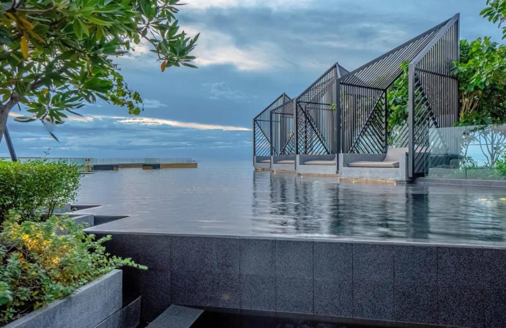 The Edge Central Pattaya Seaview With Infinity Pool & Free Netflix Экстерьер фото
